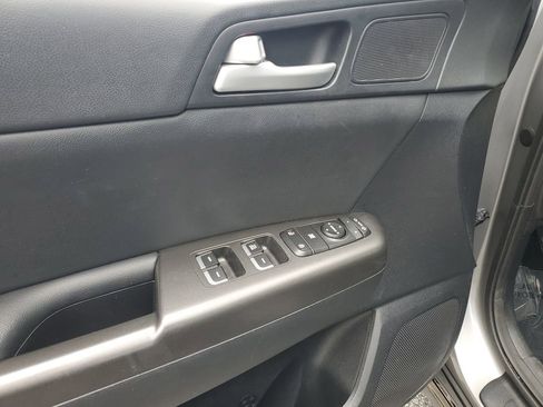 Used 2021 Kia Sportage S image 17