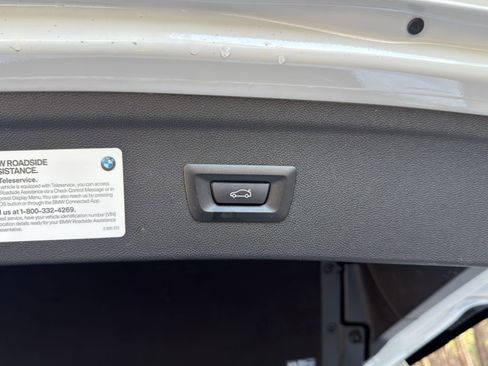 Used 2023 BMW iX xDrive50 w/ Sport Package image 18