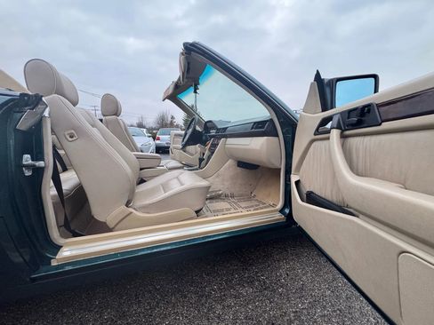 Used 1995 Mercedes-Benz E 320 Convertible image 17