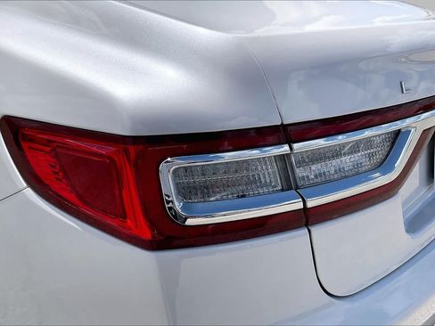 Used 2018 Lincoln Continental Reserve FWD image 28