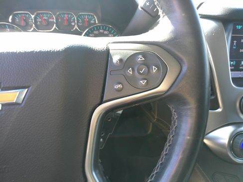 Used 2017 Chevrolet Suburban LT image 21