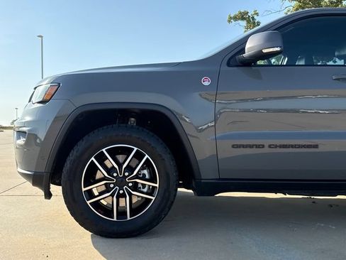 Used 2021 Jeep Grand Cherokee Trailhawk w/ Trailhawk Luxury Group AWD/4WD image 5