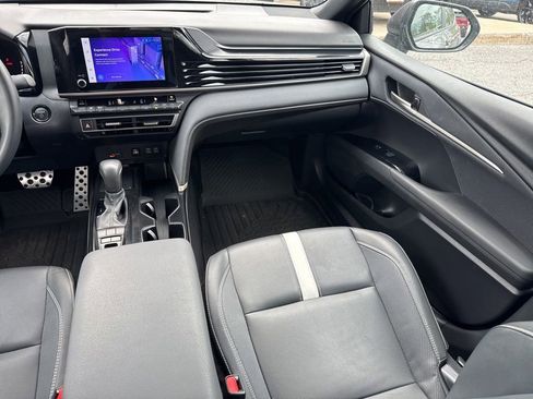 Used 2025 Toyota Camry SE FWD image 13
