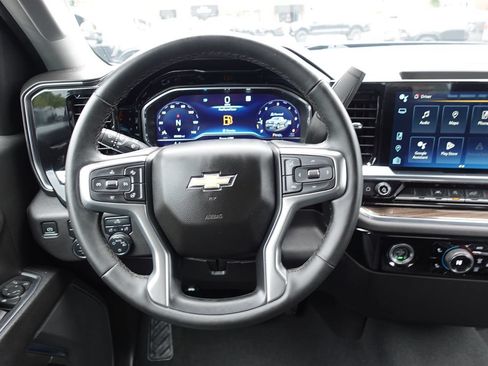 Used 2023 Chevrolet Silverado 1500 LT AWD/4WD image 39