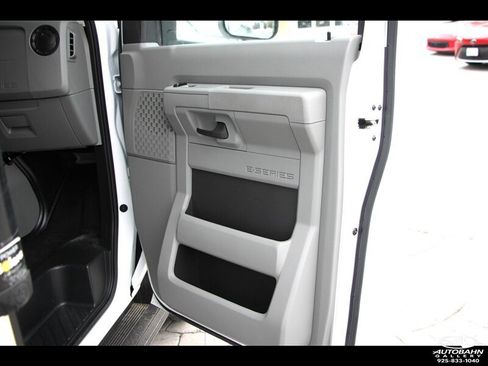 Used 2022 Ford E-450 and Econoline 450 Super Duty w/ Motorhome Prep Package RWD image 15