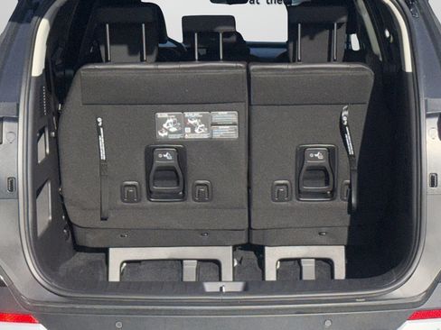 New 2026 Kia Carnival LXS FWD image 8