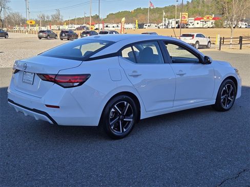 Used 2025 Nissan Sentra SV image 5