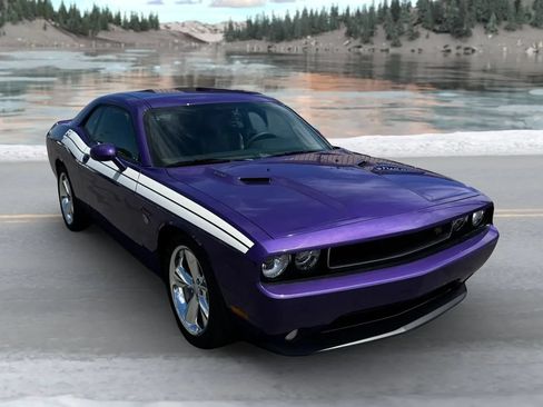 Used 2014 Dodge Challenger R/T RWD image 1