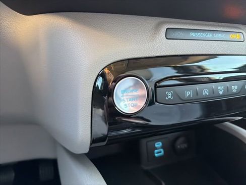 Used 2023 Ford Escape Platinum w/ Premium Technology Package image 34