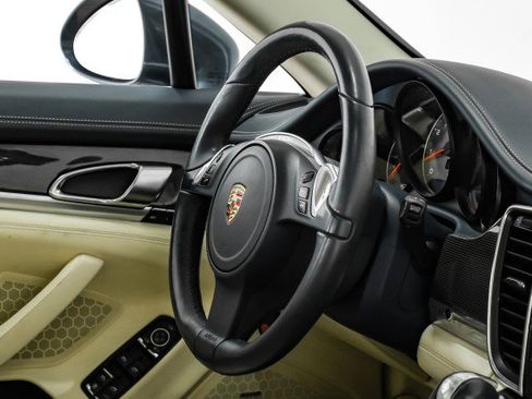Used 2011 Porsche Panamera 4S image 11