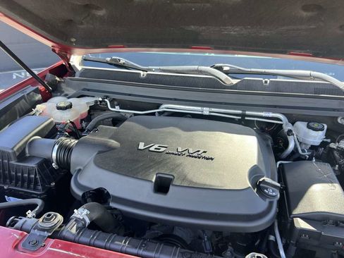 Used 2018 Chevrolet Colorado LT w/ Safety Package image 20