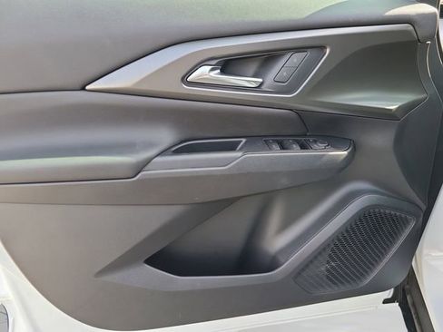 New 2026 Chevrolet Equinox EV LT w/ LPO, Blackout Package FWD image 19