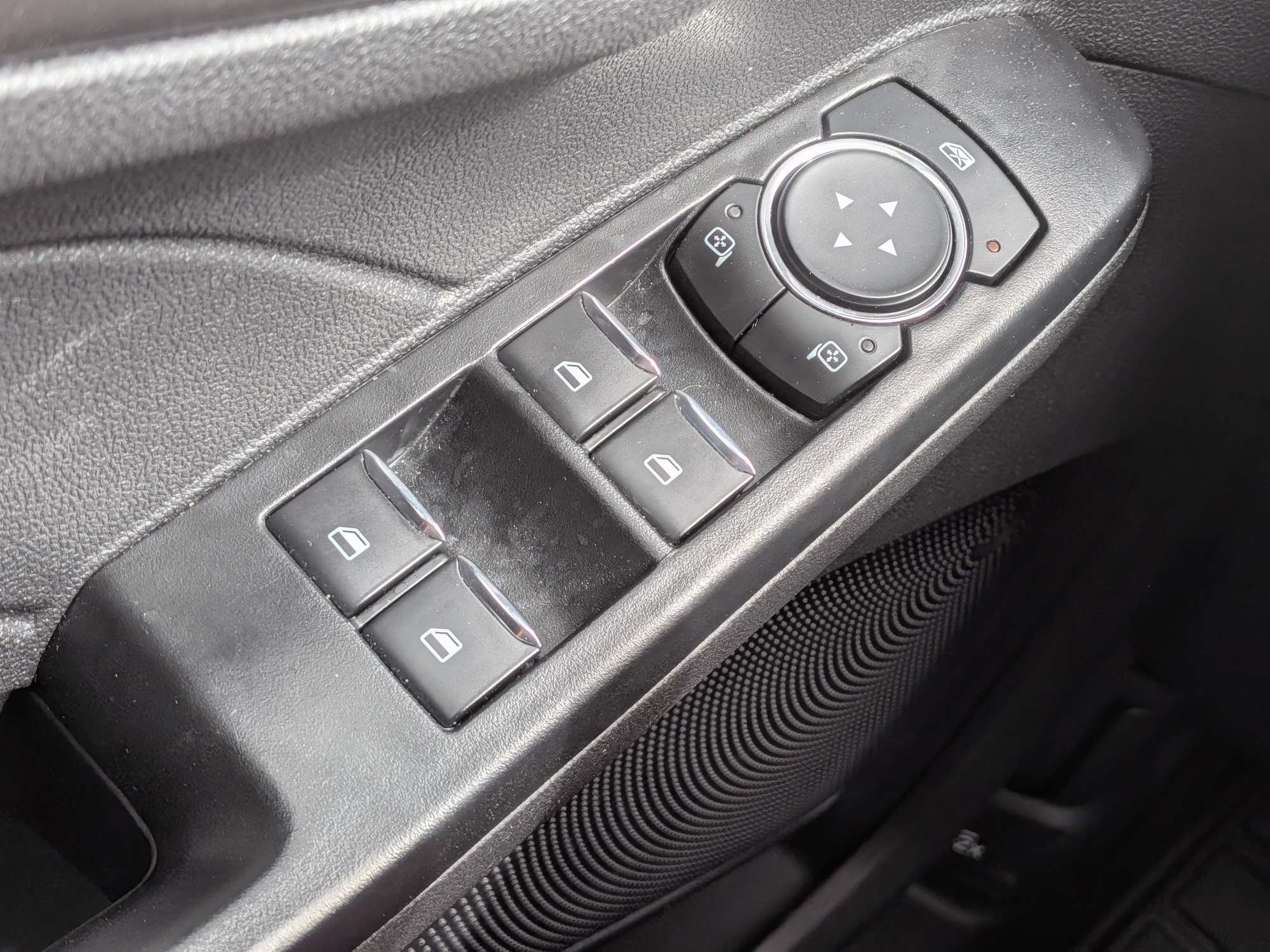 Used 2025 Ford Escape Active AWD/4WD image 23