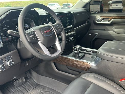 Used 2024 GMC Sierra 1500 Elevation w/ Elevation Premium Package image 12