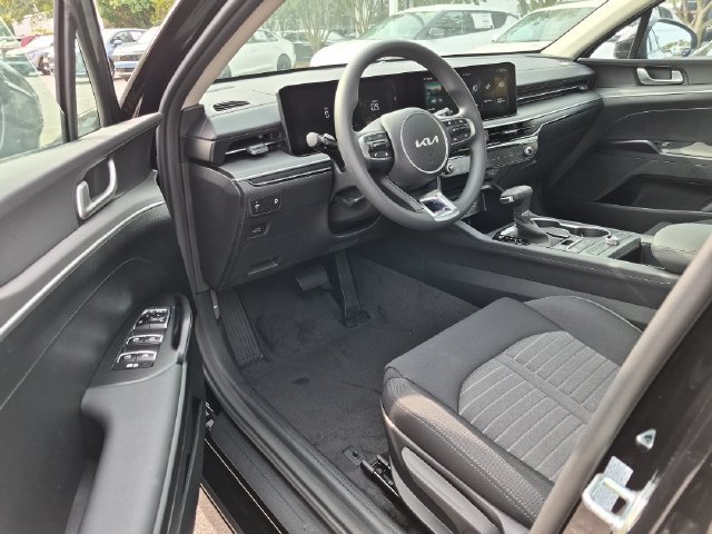 New 2027 Kia K5 LXS FWD image 13