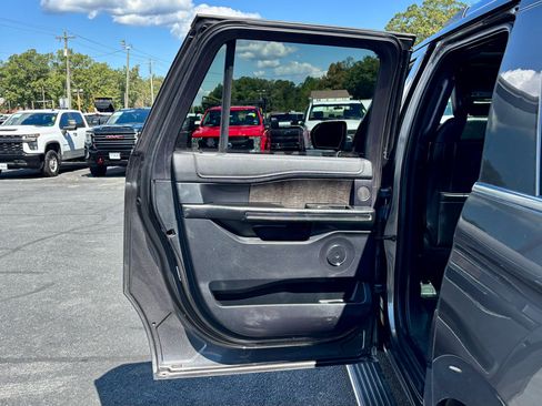 Used 2019 Ford Expedition Max Limited w/ Texas Edition Package image 18