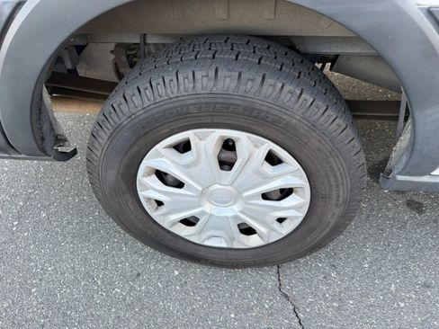 Used 2017 Ford Transit 350 XLT image 30