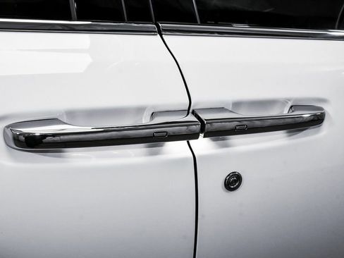 Used 2024 Rolls-Royce Cullinan image 21