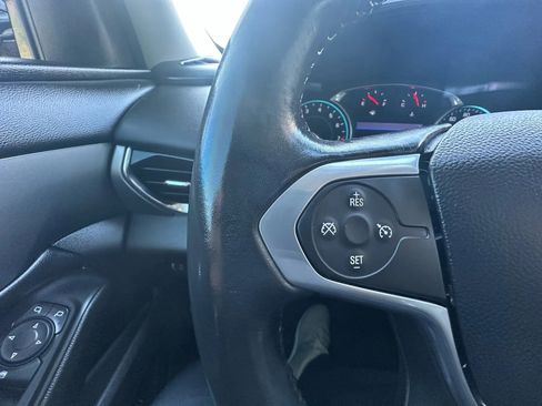 Used 2020 Chevrolet Traverse LT image 24