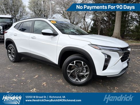 Used 2024 Chevrolet Trax LT FWD image 1