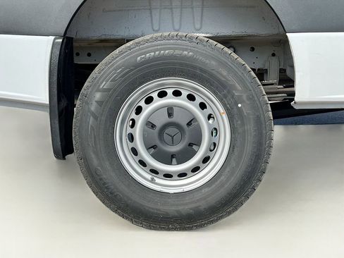 New 2025 Mercedes-Benz Sprinter 2500 image 34