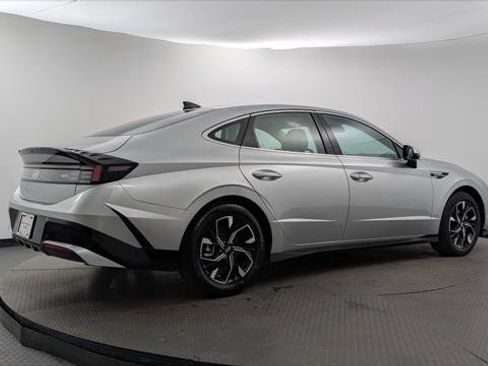 Used 2025 Hyundai Sonata SEL FWD image 8