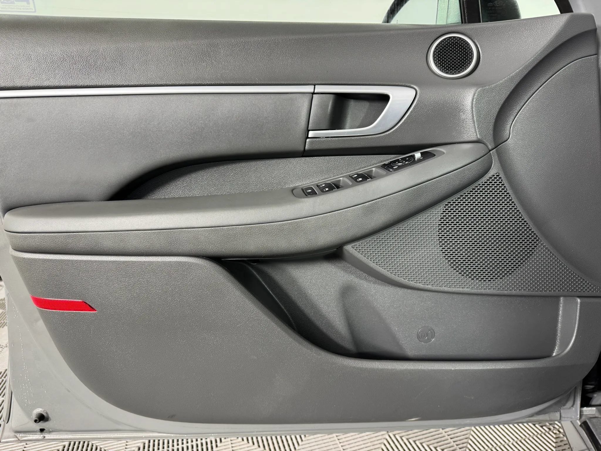 Used 2021 Hyundai Sonata SEL w/ Convenience Package FWD image 39