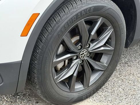 Used 2023 Volkswagen Tiguan SE FWD image 13