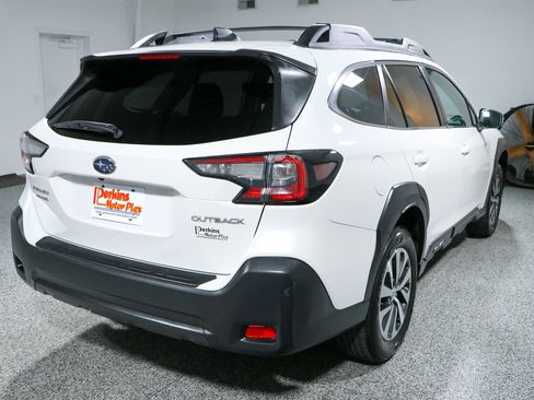 Used 2023 Subaru Outback Premium AWD/4WD image 7