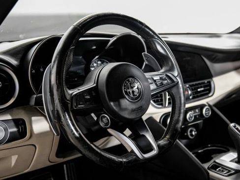 Used 2020 Alfa Romeo Giulia Ti Sport w/ Quick Order Package 22U Sport RWD image 21