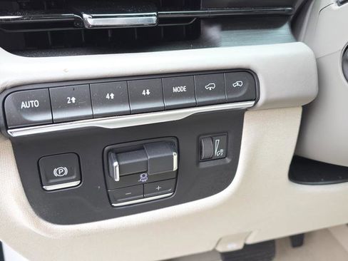 Certified 2024 Cadillac Escalade Sport Platinum w/ Heavy-Duty Trailer Package image 31