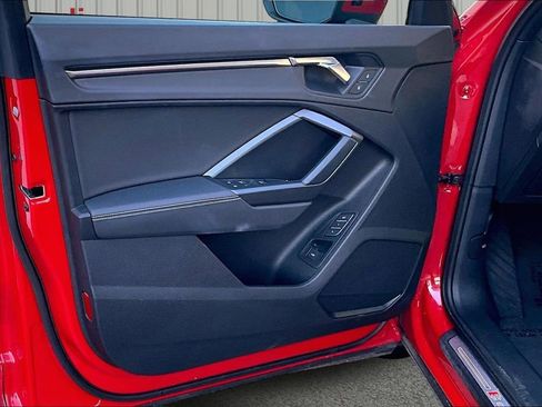 Used 2023 Audi Q3 2.0T Premium w/ Black Optic Sport Package image 20