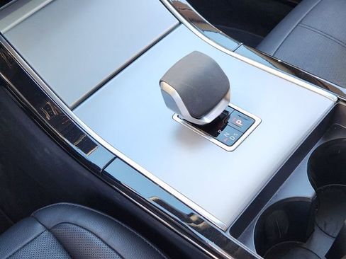 Used 2025 Land Rover Range Rover Evoque S image 19