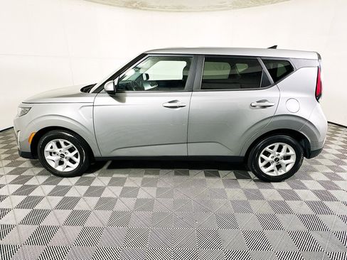 Used 2024 Kia Soul LX w/ Option Group 015 FWD image 6