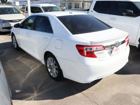 Used 2013 Toyota Camry XLE image 8