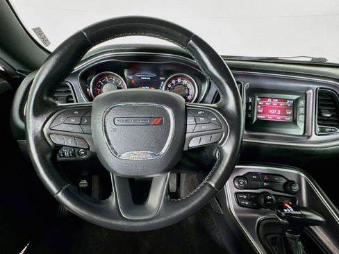 Used 2016 Dodge Challenger SXT RWD image 10