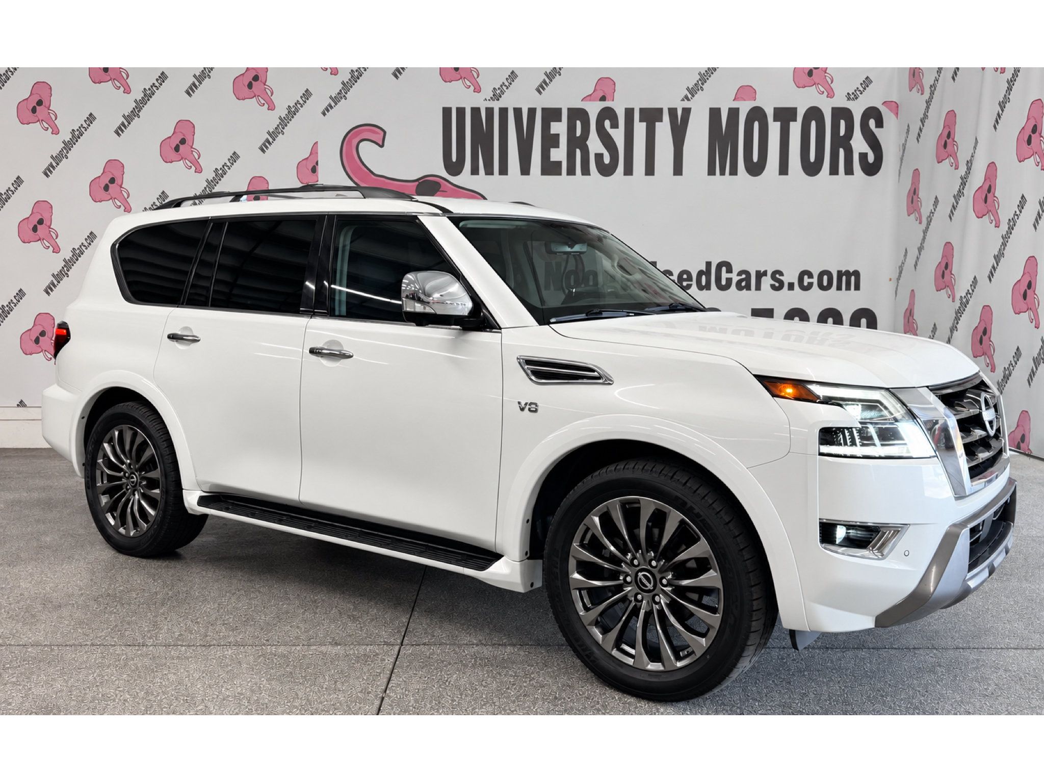 Used 2022 Nissan Armada Platinum w/ Captain's Chairs Package RWD image 3