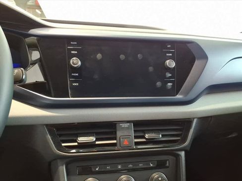 Used 2022 Volkswagen Taos SE image 13