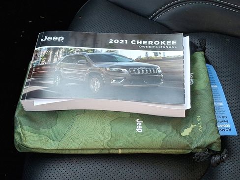 Certified 2021 Jeep Cherokee Latitude Lux 80th Anniv w/ Quick Order Package 26U 80TH image 27