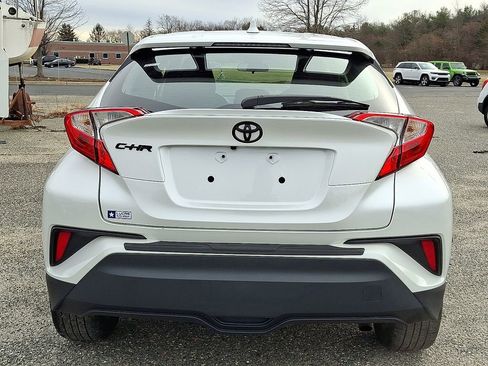 Used 2022 Toyota C-HR XLE image 10