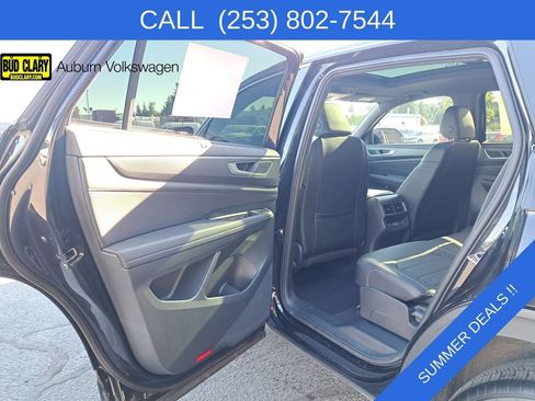 Used 2024 Volkswagen Atlas Cross Sport SEL R-Line AWD/4WD image 26
