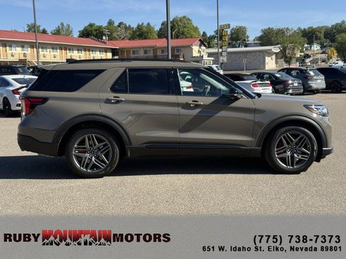 Used 2026 Ford Explorer ST AWD/4WD image 8