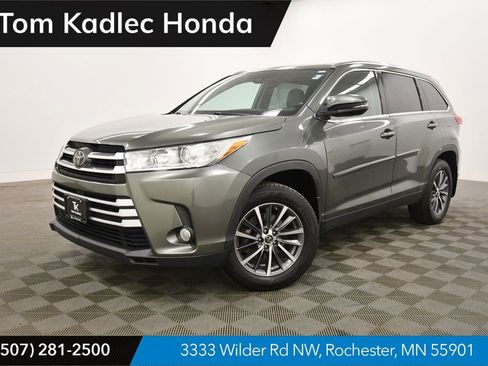 Used 2019 Toyota Highlander XLE w/ Protection Package #3 AWD/4WD image 1