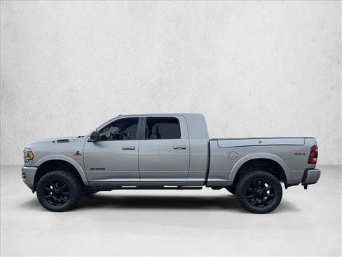 Used 2021 RAM 2500 Limited w/ Night Edition AWD/4WD image 8