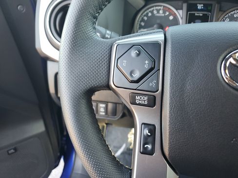 Used 2022 Toyota Tacoma Limited image 31