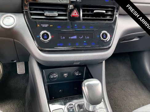 Used 2020 Hyundai Ioniq SE FWD image 16