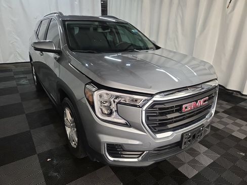 Used 2024 GMC Terrain SLE w/ Driver Convenience Package AWD/4WD image 3