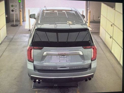 Used 2023 GMC Yukon XL Denali w/ Denali Reserve Package image 5