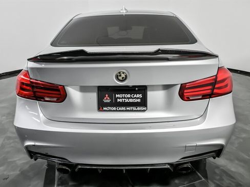 Used 2018 BMW 320i xDrive Sedan image 10