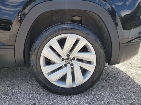 Used 2023 Volkswagen Atlas Cross Sport SE FWD image 6